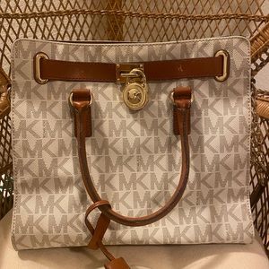 Michael Kors Hamilton Ns Large Lock Key Leather Tote